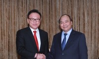 Nguyen Xuan Phuc reçoit le consul général d’honneur du Vietnam à Busan